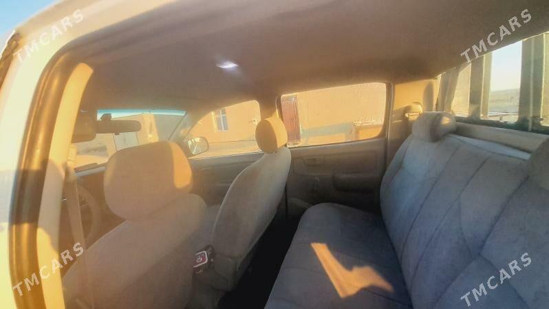 Toyota Hilux 2009 - 320 000 TMT - Балканабат - img 3