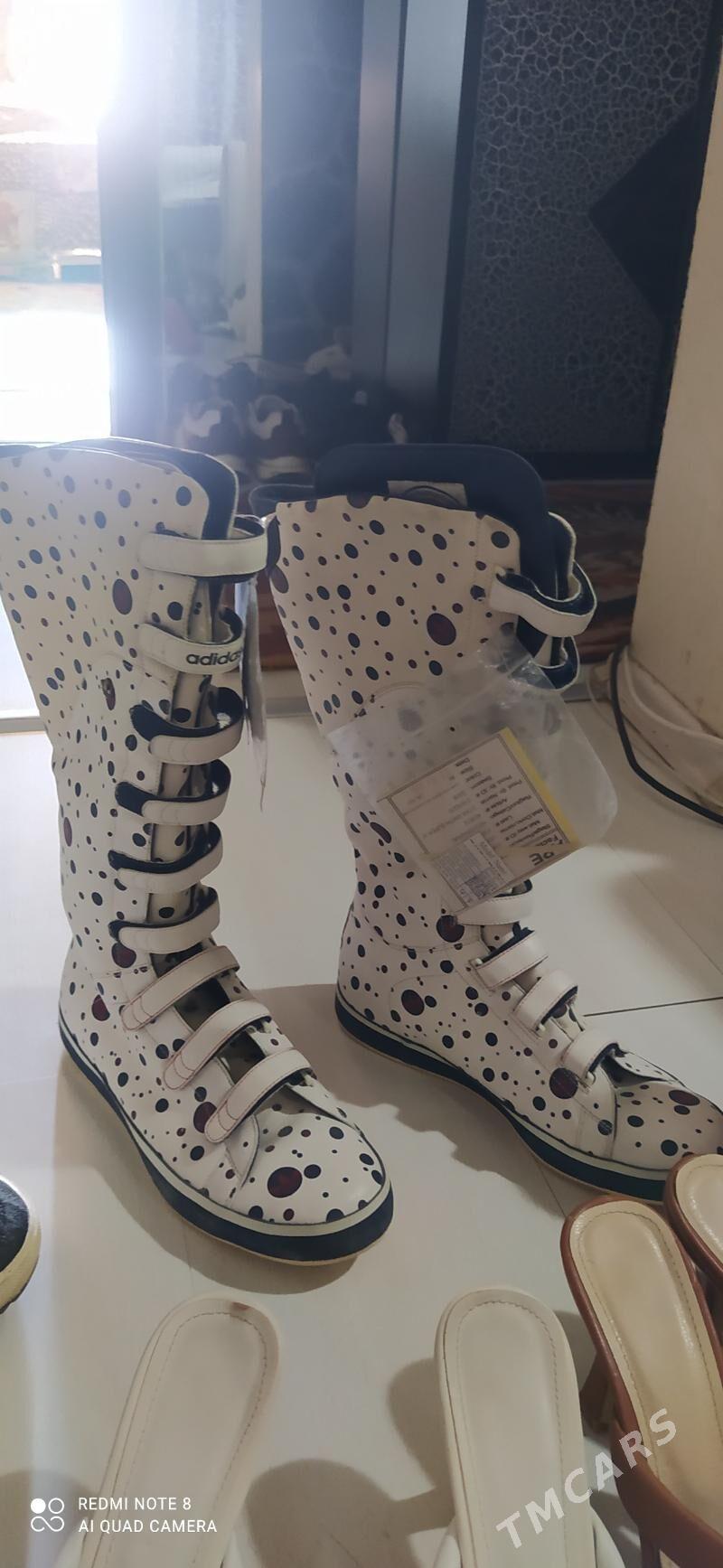 Женская обувь б/у - Büzmeýin - img 2