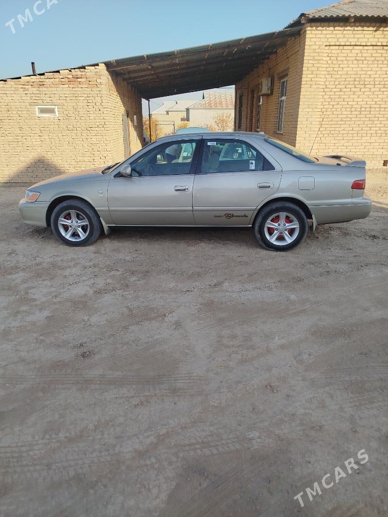 Toyota Camry 2001 - 142 000 TMT - Baýramaly - img 1