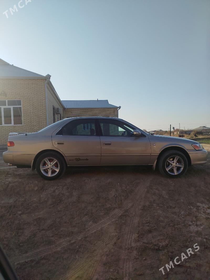 Toyota Camry 2001 - 142 000 TMT - Baýramaly - img 3