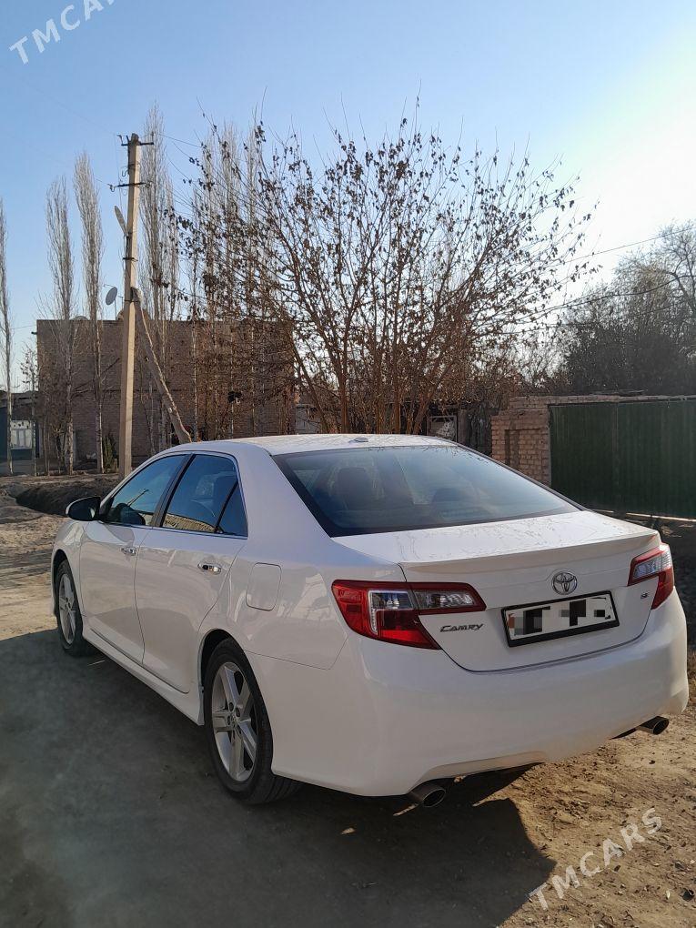Toyota Camry 2012 - 260 000 TMT - Кёнеургенч - img 4