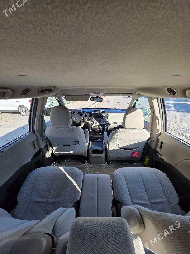 Toyota Sienna 2011 - 325 000 TMT - Бедев - img 7