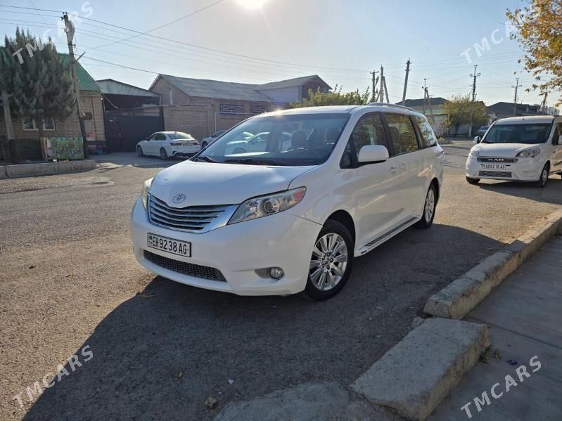 Toyota Sienna 2011 - 325 000 TMT - Бедев - img 2