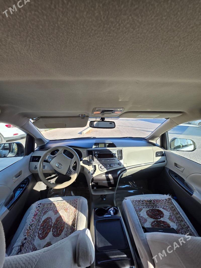 Toyota Sienna 2011 - 325 000 TMT - Бедев - img 5