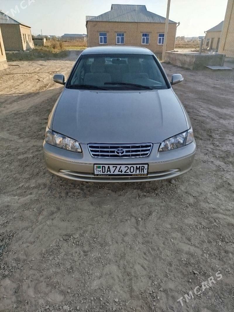 Toyota Camry 2001 - 142 000 TMT - Baýramaly - img 2