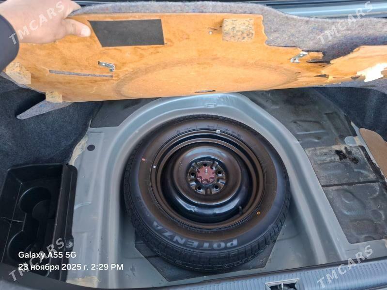 Toyota Camry 2003 - 200 000 TMT - Дашогуз - img 8