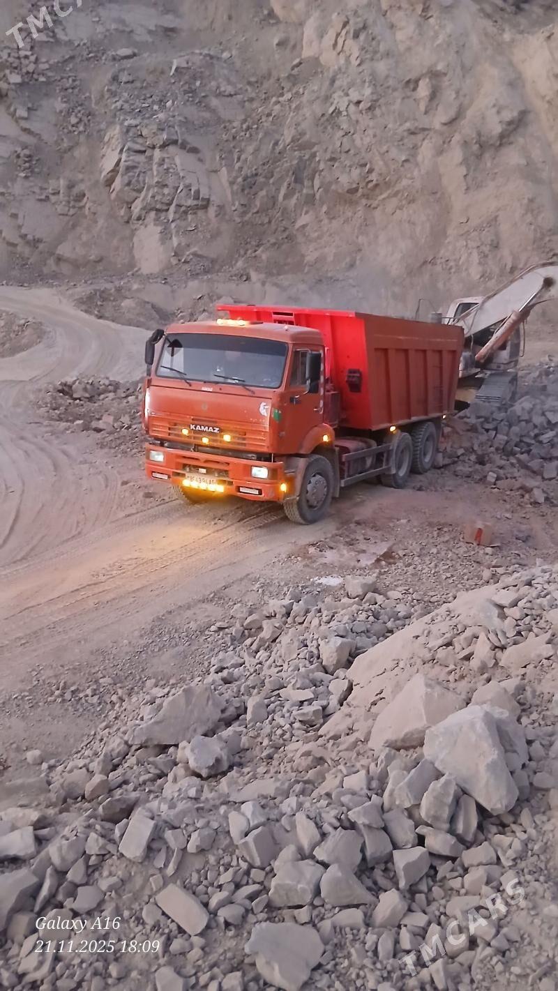 Kamaz 6520 2014 - 400 000 TMT - Бузмеин - img 1