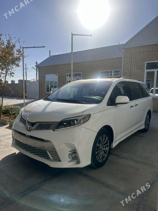 Toyota Sienna 2017 - 400 000 TMT - Мары - img 4