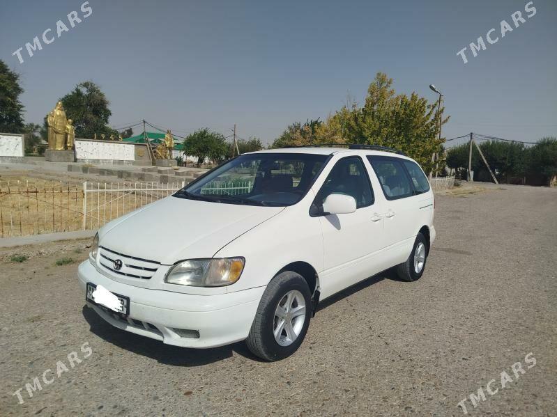 Toyota Sienna 2001 - 150 000 TMT - Тагтабазар - img 2