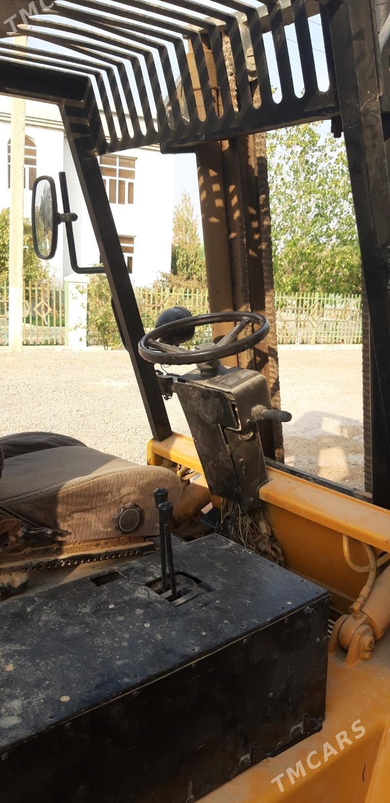 Kara Forklift 2002 - 65 000 TMT - Мары - img 4