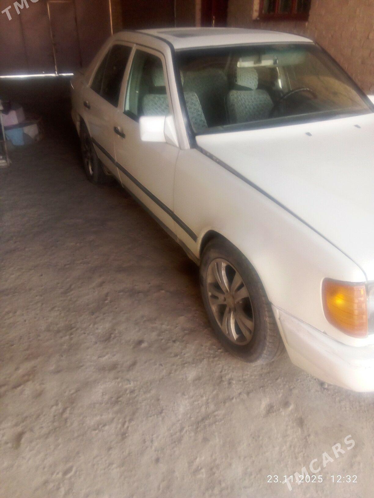 Mercedes-Benz 230E 1994 - 20 000 TMT - Türkmenabat - img 1