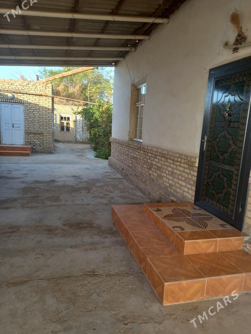 Satlyk jaý eýesinden - Мары - img 1