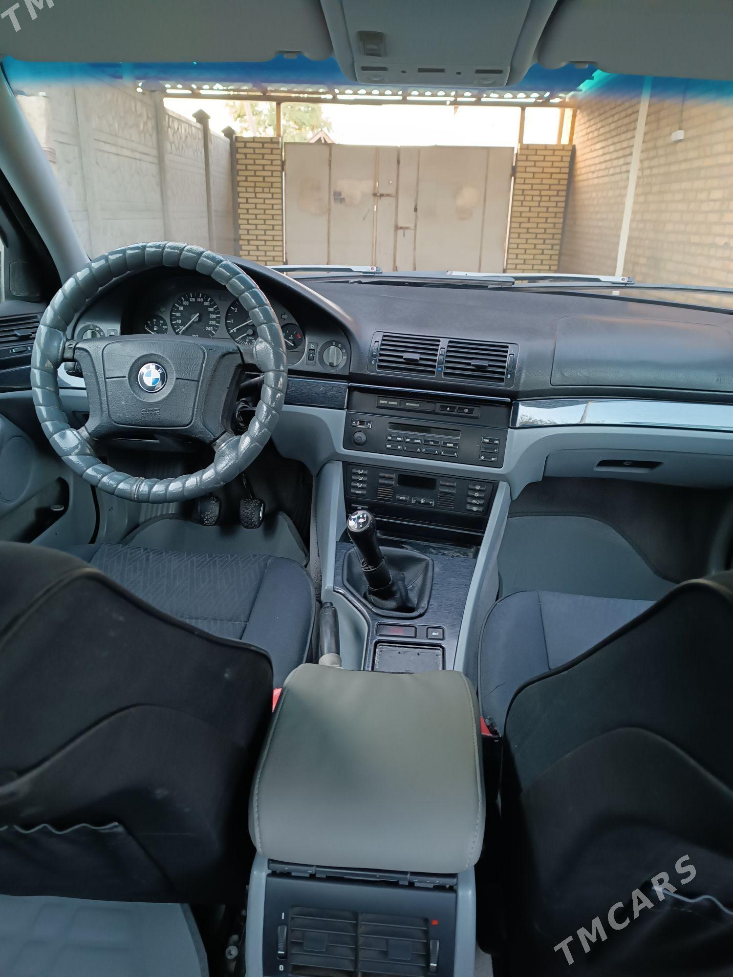 BMW E39 1998 - 120 000 TMT - Сакарчага - img 5
