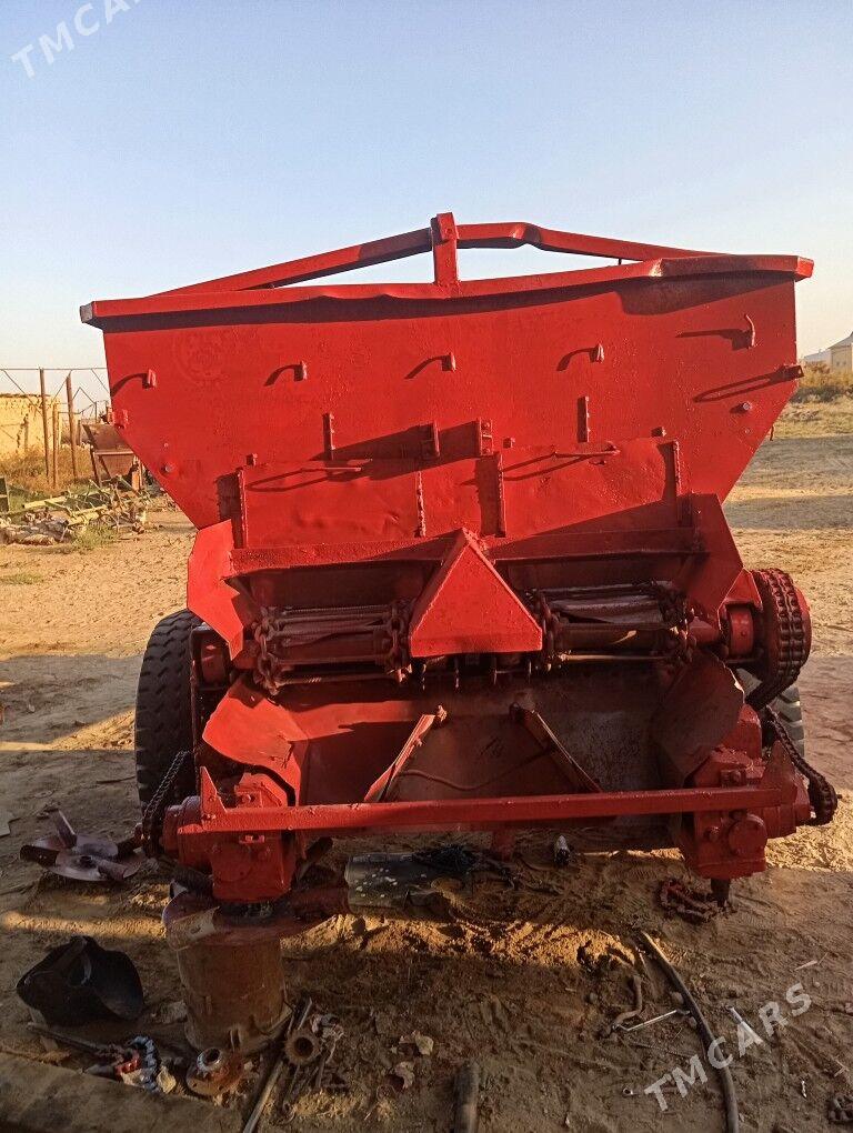 MTZ 80 2012 - 47 000 TMT - Mary - img 4