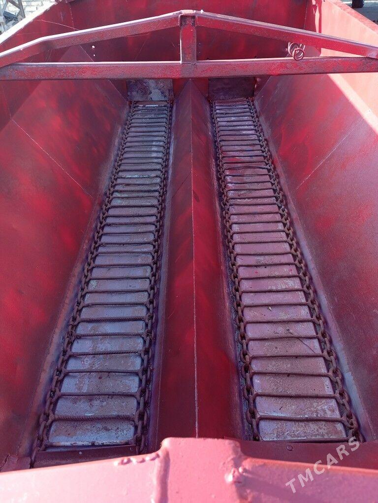 MTZ 80 2012 - 47 000 TMT - Mary - img 2