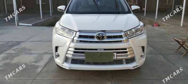 Toyota Highlander 2019 - 620 000 TMT - Гёкдепе - img 1
