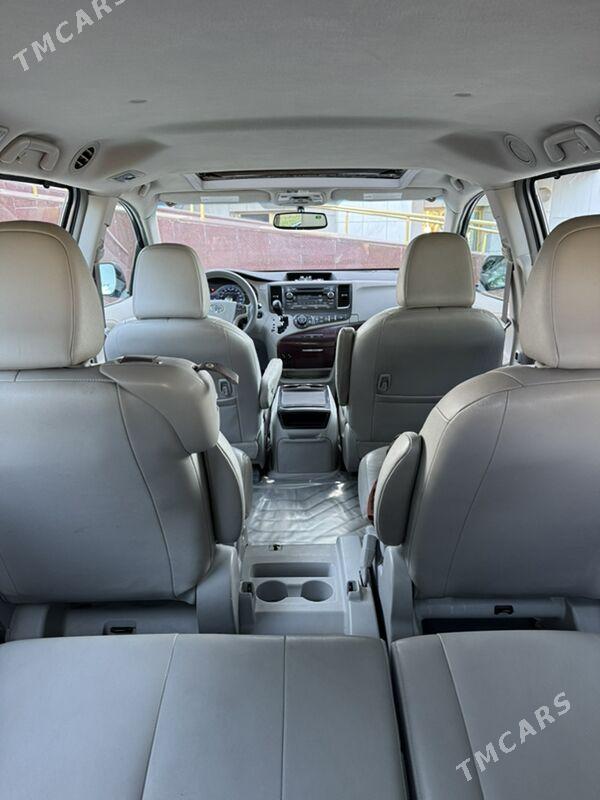Toyota Sienna 2013 - 320 000 TMT - Туркменабат - img 4