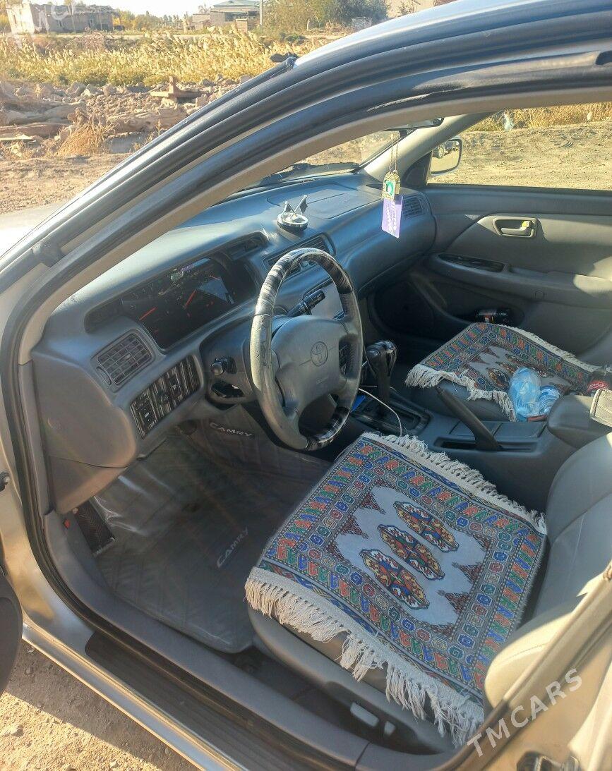 Toyota Camry 2001 - 170 000 TMT - Köneürgenç - img 5
