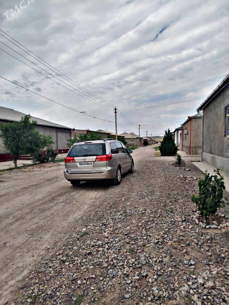 Toyota Sienna 2004 - 250 000 TMT - Köýtendag - img 4