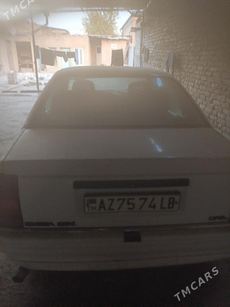 Opel Omega 1993 - 17 000 TMT - Чарджоу - img 2