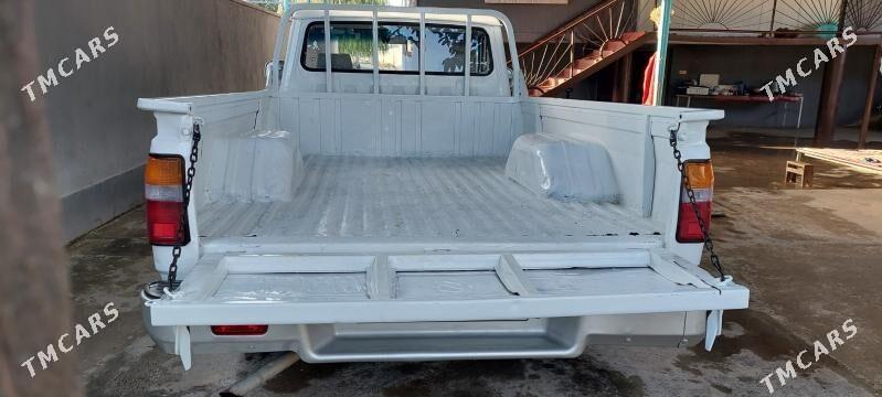 Toyota Hilux 2014 - 140 000 TMT - Ашхабад - img 8