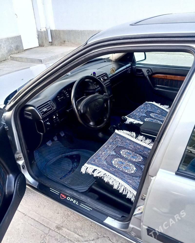 Opel Vectra 1994 - 65 000 TMT - Мары - img 5