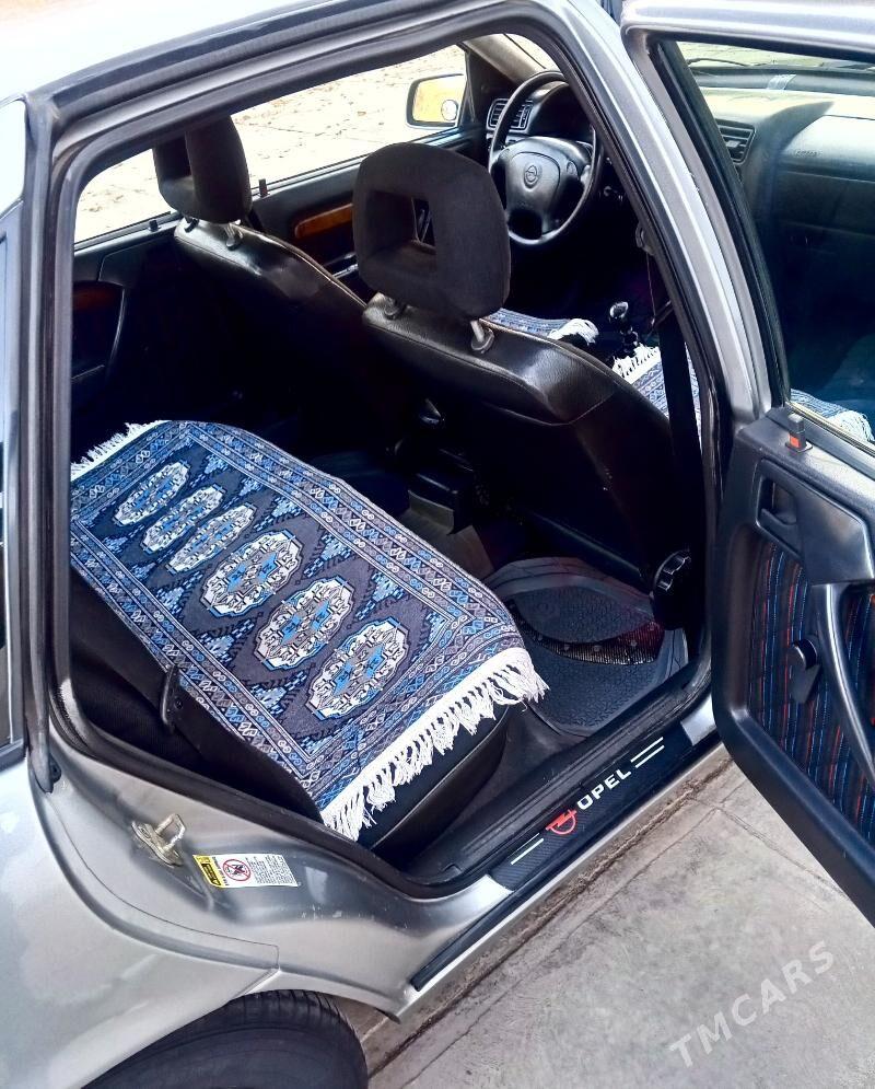 Opel Vectra 1994 - 65 000 TMT - Мары - img 7