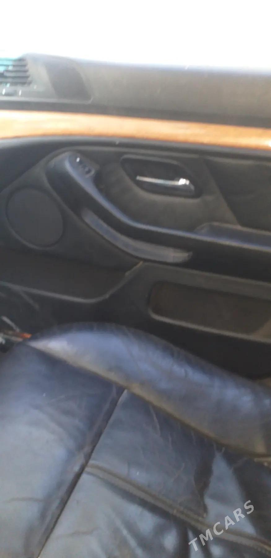 BMW 528 1998 - 75 000 TMT - Акдепе - img 3