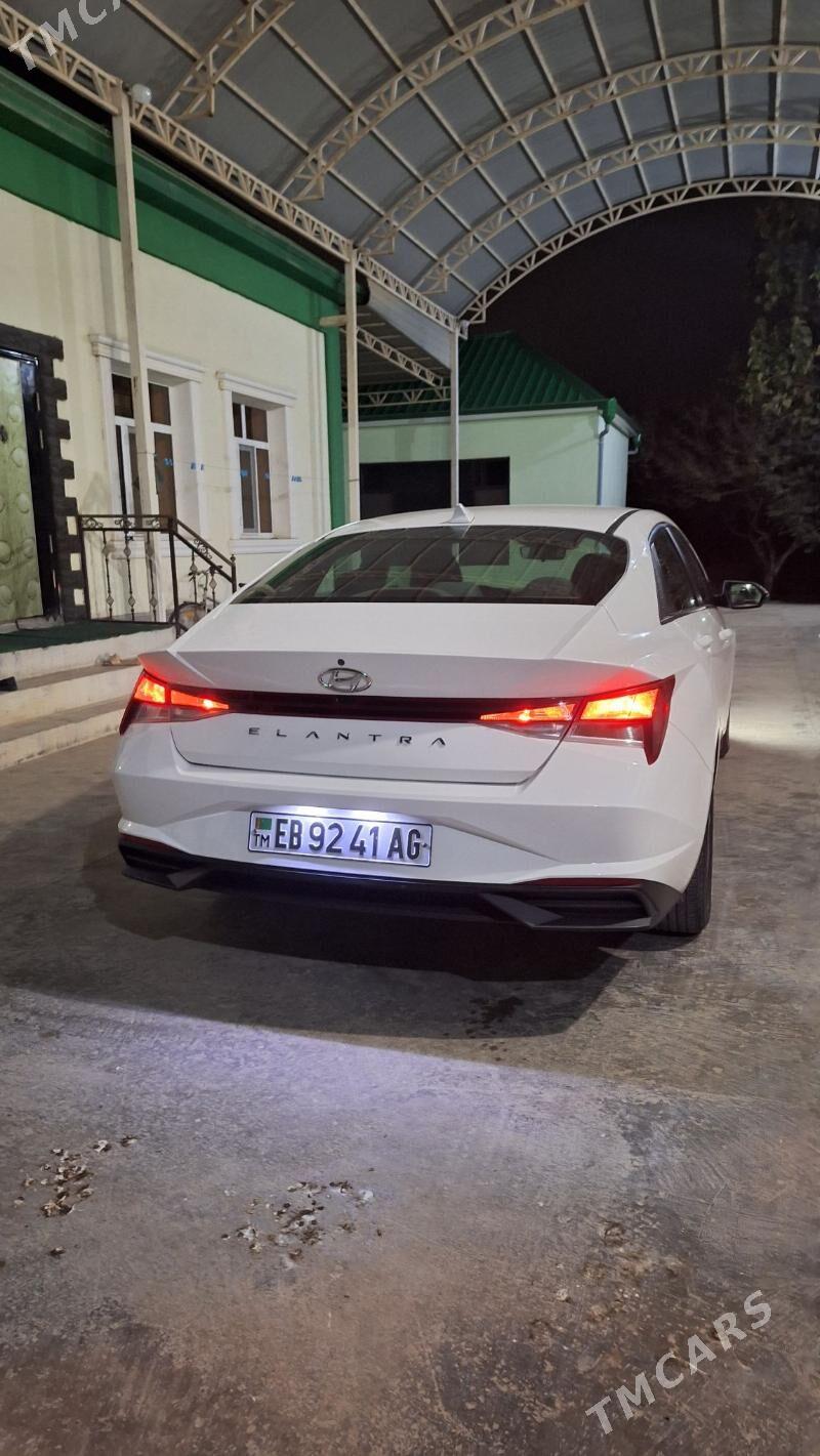 Hyundai Elantra 2021 - 245 000 TMT - Büzmeýin - img 6