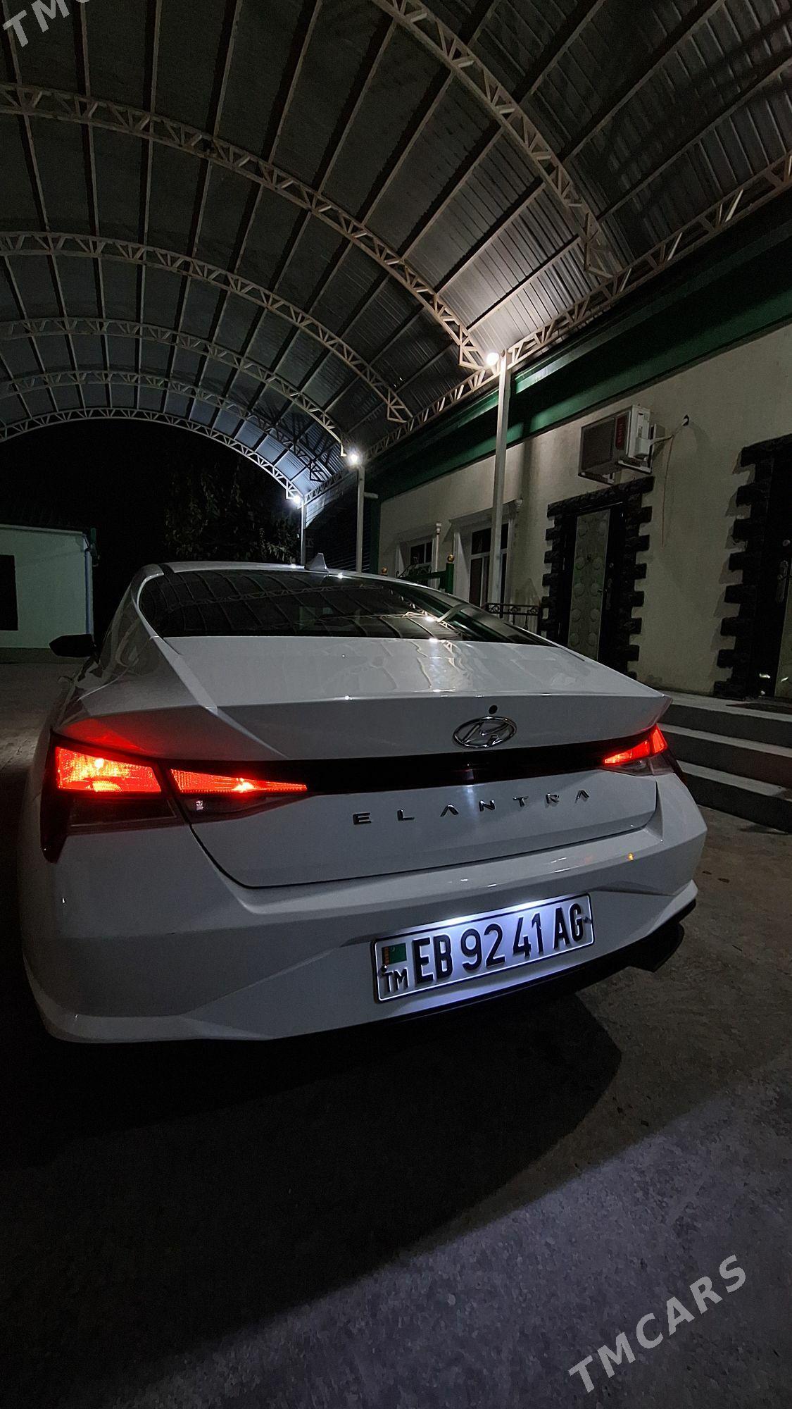 Hyundai Elantra 2021 - 245 000 TMT - Büzmeýin - img 3