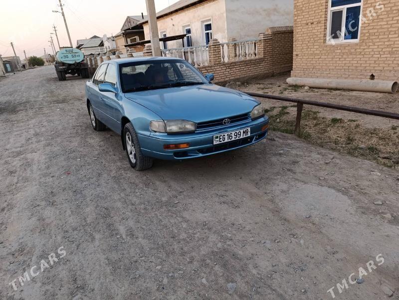 Toyota Camry 1993 - 75 000 TMT - Векильбазар - img 4
