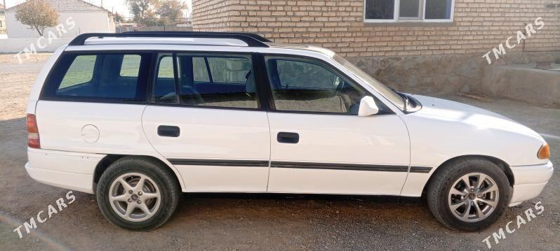 Opel Astra 1993 - 40 000 TMT - Берекет - img 4