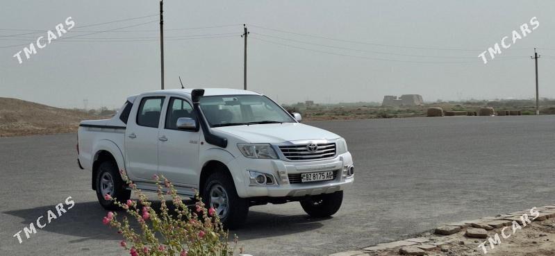Toyota Hilux 2013 - 350 000 TMT - Bedew - img 1