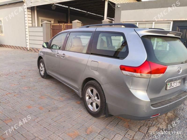 Toyota Sienna 2011 - 270 000 TMT - Мары - img 2