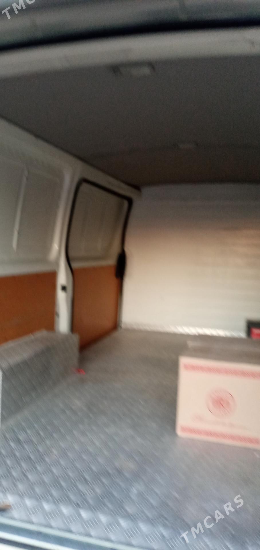 Toyota Hiace 2021 - 430 000 TMT - Türkmenbaşy etr. - img 4