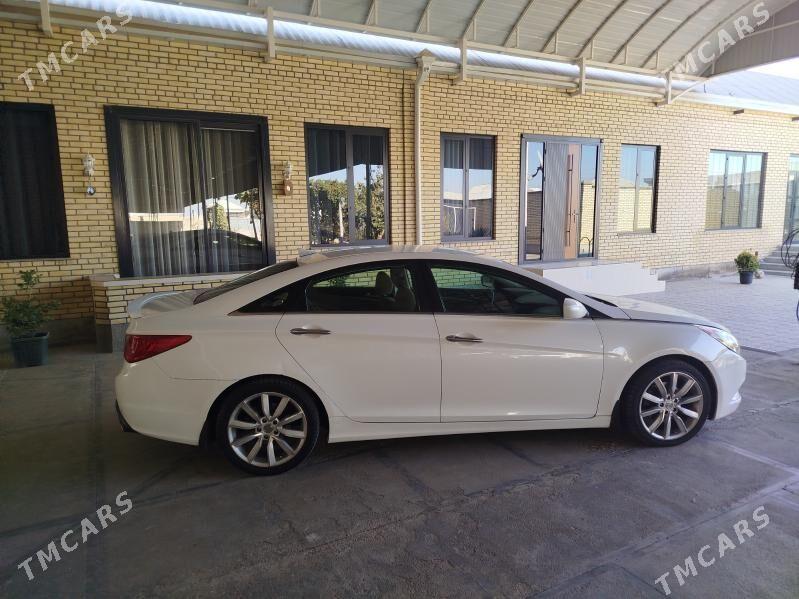 Hyundai Sonata 2011 - 138 000 TMT - Мары - img 4