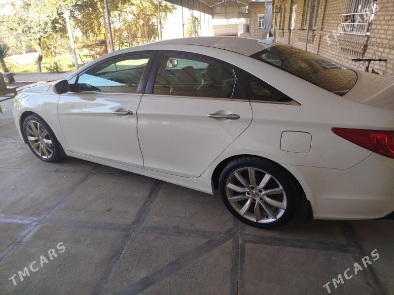 Hyundai Sonata 2011 - 138 000 TMT - Мары - img 3