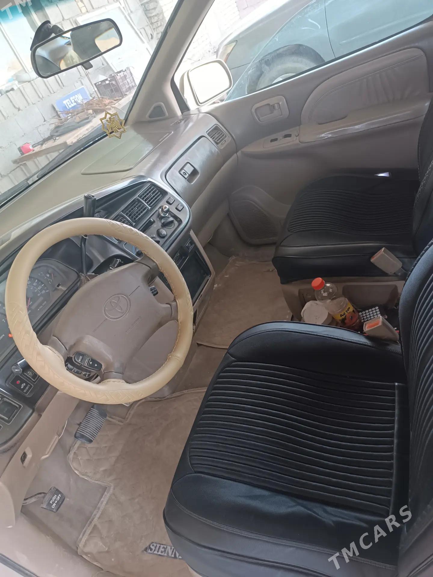 Toyota Sienna 2000 - 140 000 TMT - Койтендаг - img 4