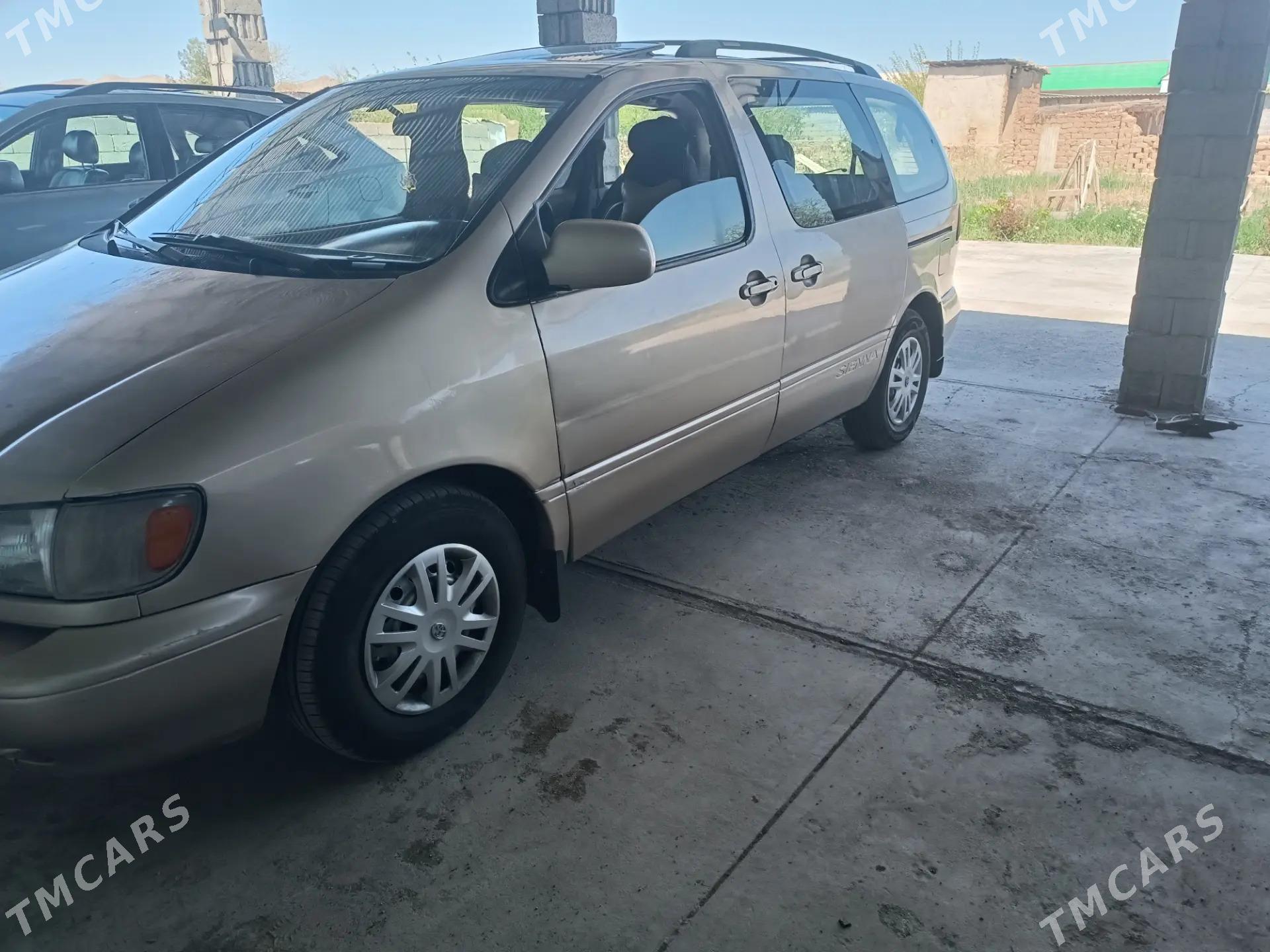 Toyota Sienna 2000 - 140 000 TMT - Койтендаг - img 2
