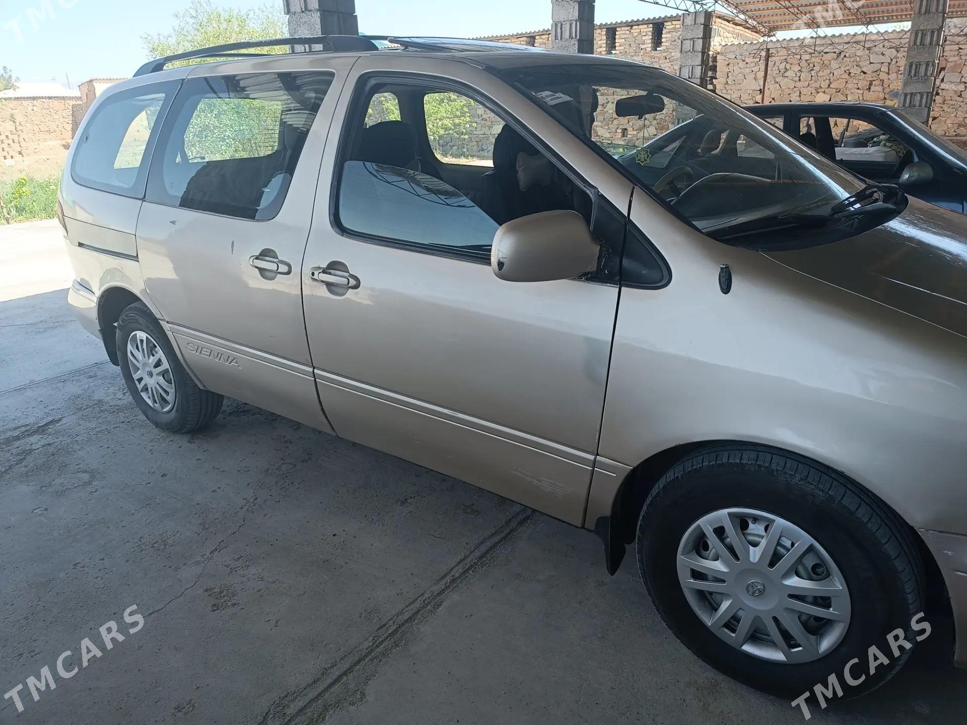 Toyota Sienna 2000 - 140 000 TMT - Койтендаг - img 3