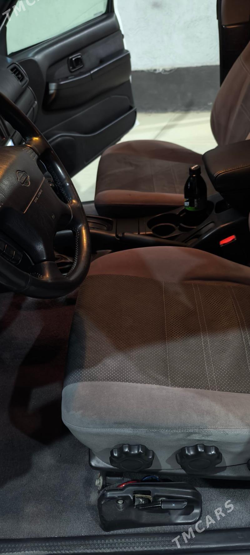 Nissan Pathfinder 2001 - 132 000 TMT - Бахарден - img 8