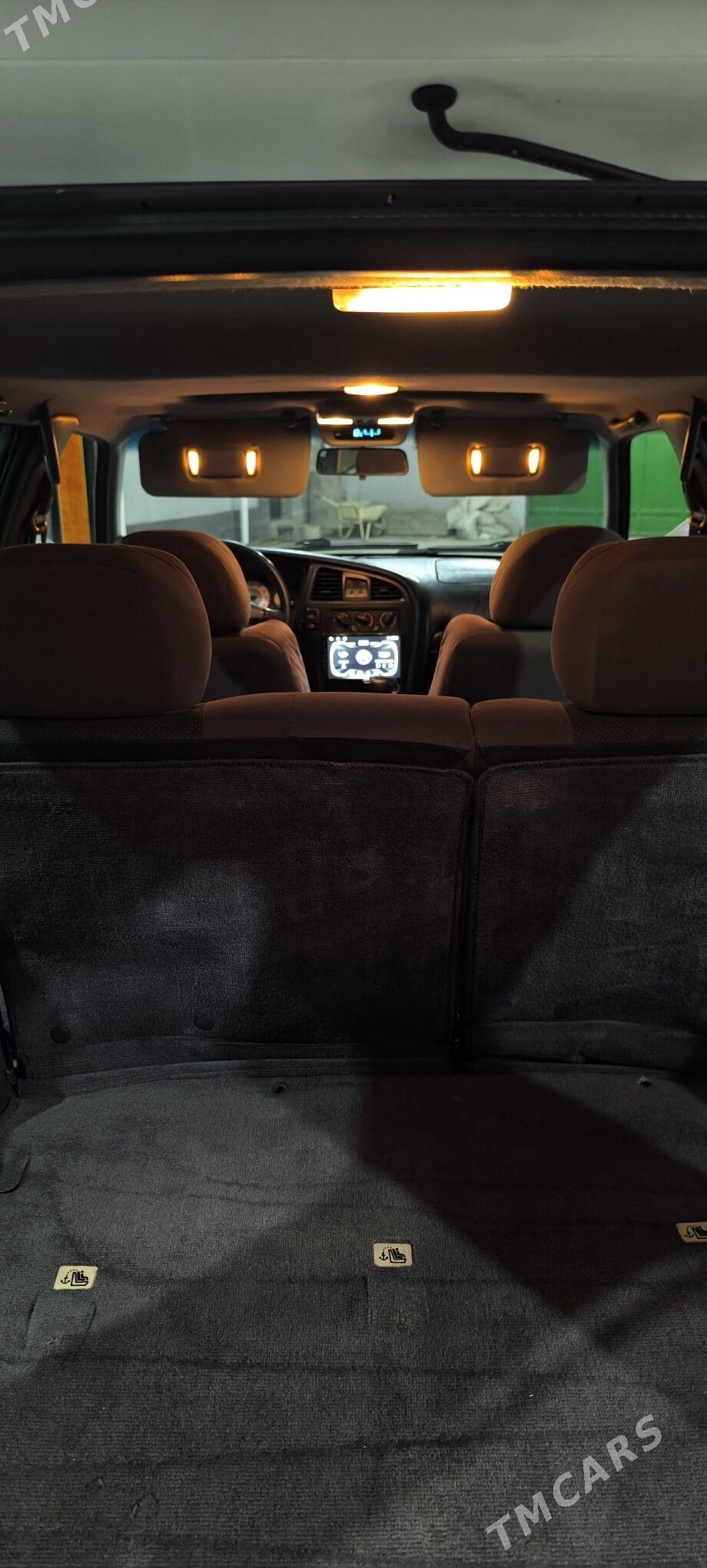 Nissan Pathfinder 2001 - 132 000 TMT - Бахарден - img 6