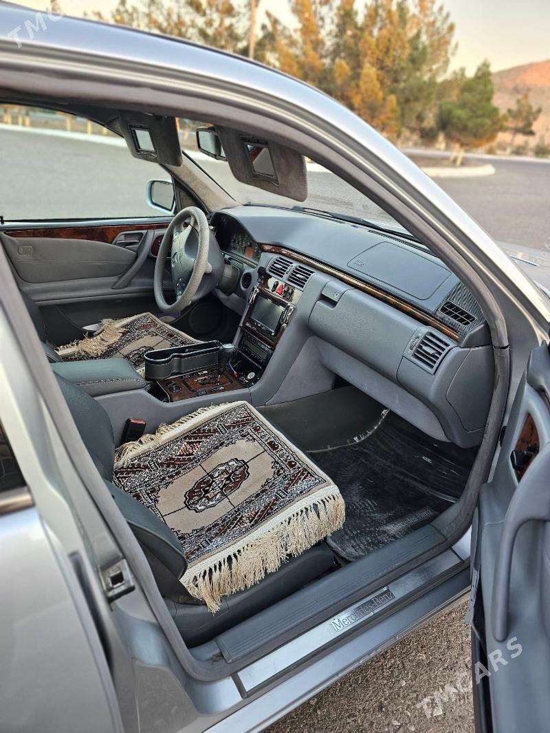 Mercedes-Benz E430 2001 - 150 000 TMT - Туркменбаши - img 8