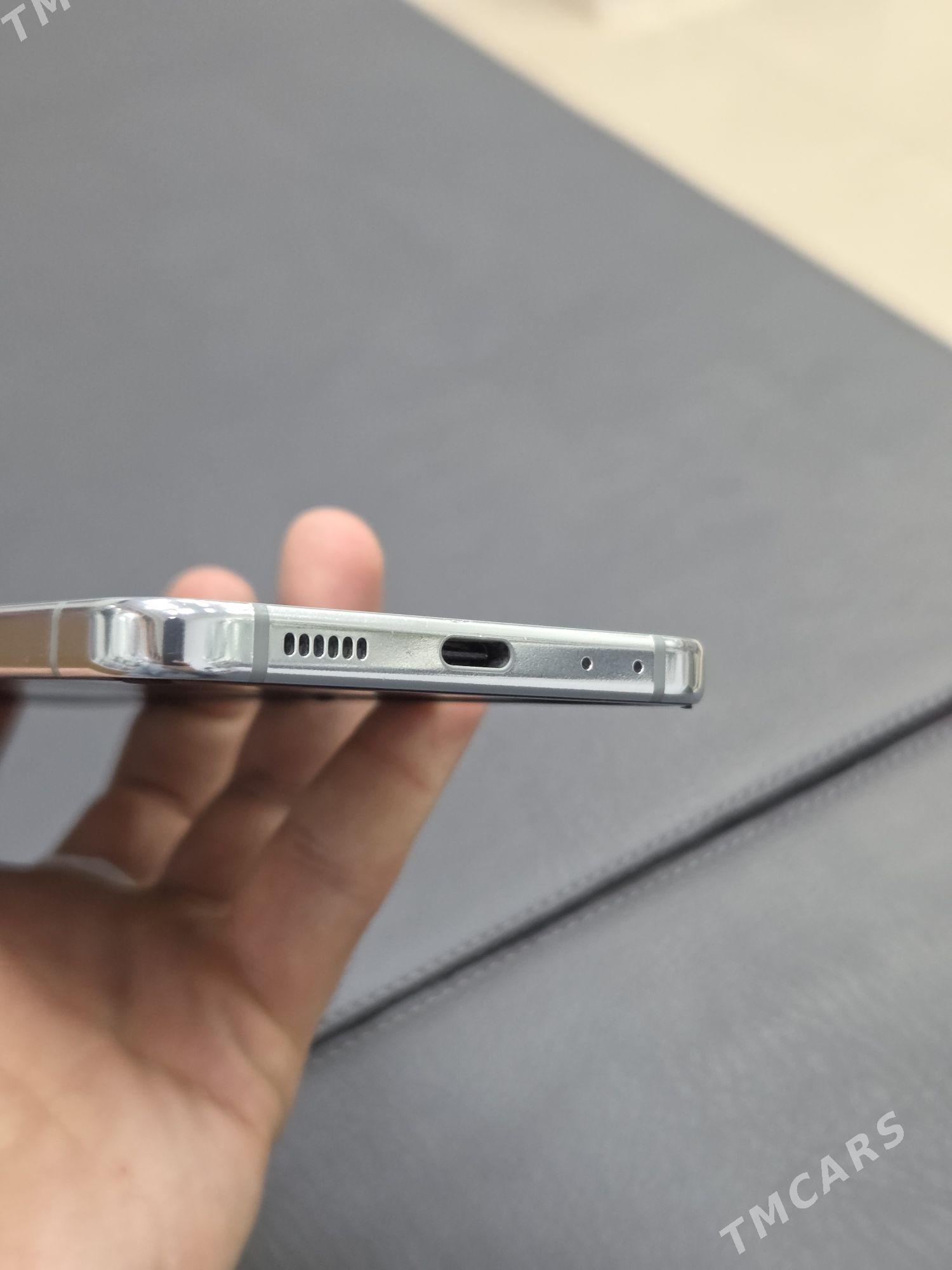 Galaxy Z Flip 5 - Торговый центр "15 лет Независимости" - img 3