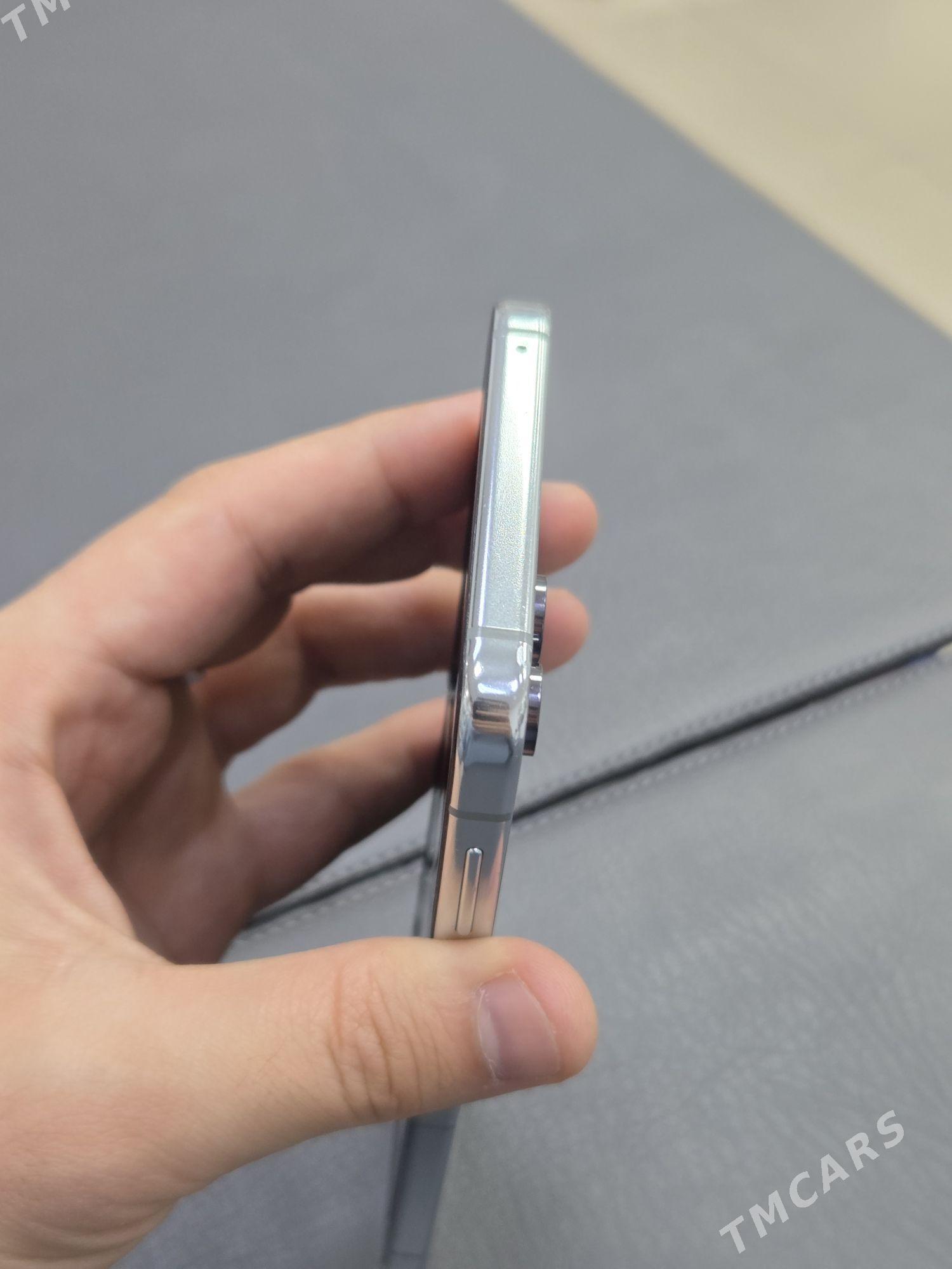 Galaxy Z Flip 5 - Торговый центр "15 лет Независимости" - img 2