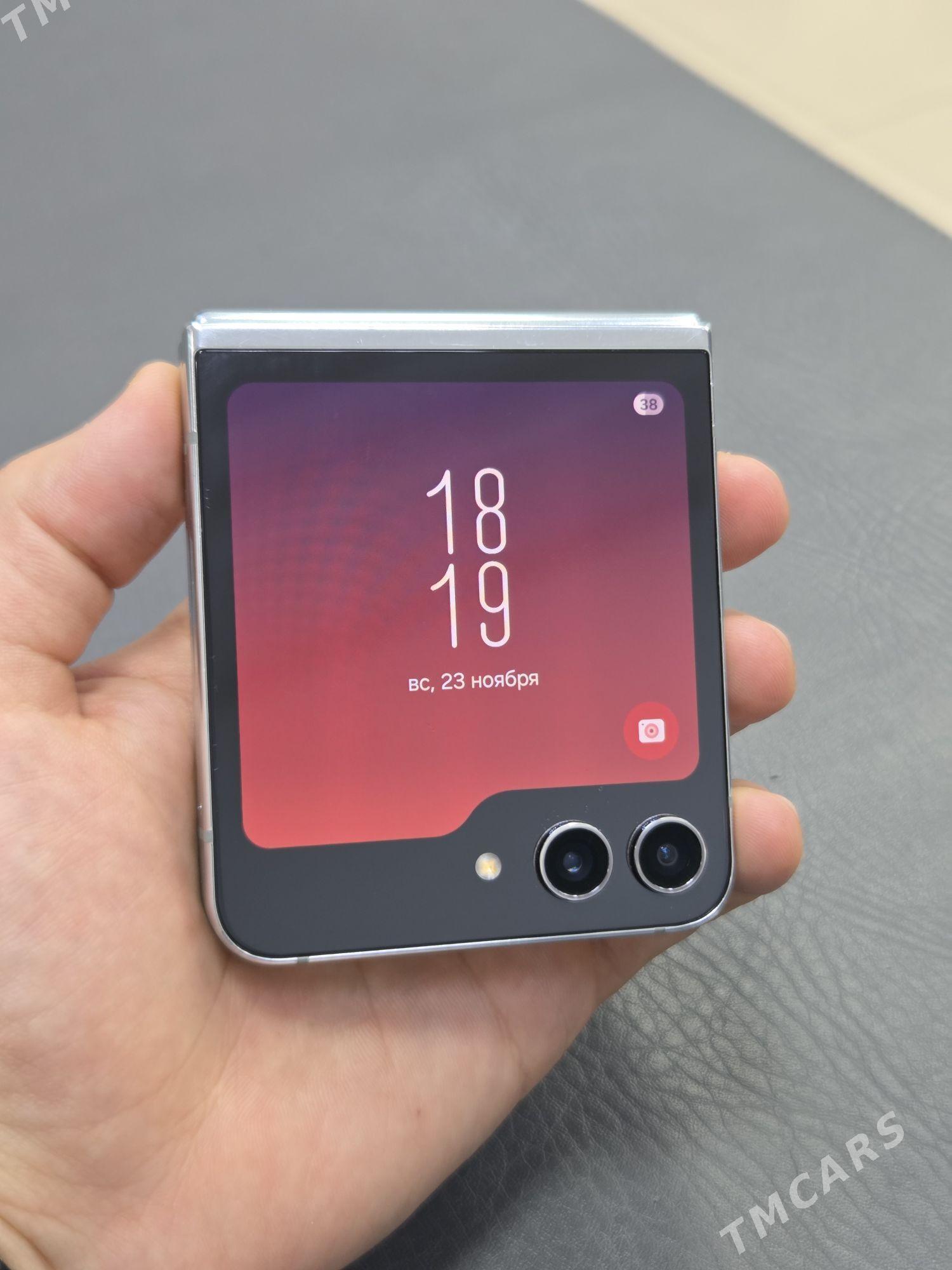 Galaxy Z Flip 5 - Торговый центр "15 лет Независимости" - img 4