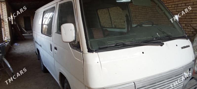 Nissan Urvan 1997 - 30 000 TMT - Гарабекевюл - img 2