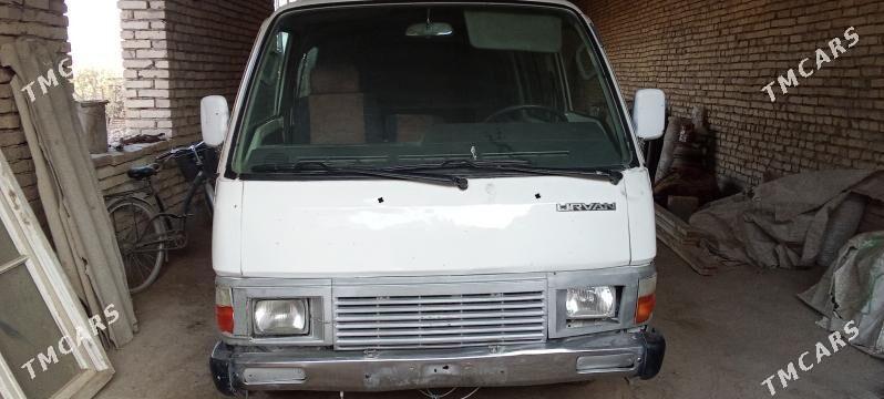 Nissan Urvan 1997 - 30 000 TMT - Гарабекевюл - img 4