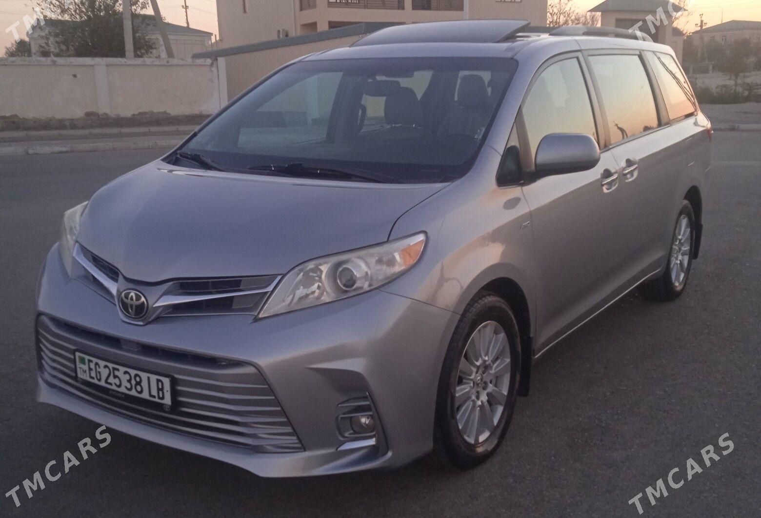 Toyota Sienna 2018 - 460 000 TMT - Türkmenabat - img 2