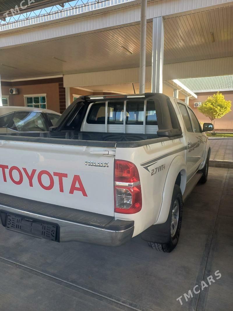 Toyota Hilux 2014 - 430 000 TMT - Мары - img 2